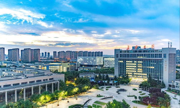 长安大学户外活动场地